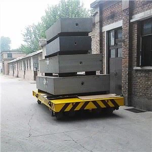 Велики аутомобил за електрични пренос са челичним клипом